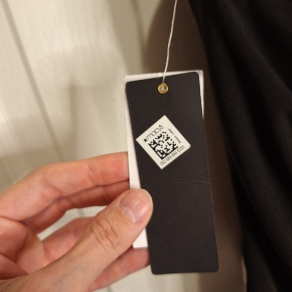 NWT/ CITY STUDIO /SMALL/HALTER STYLE LITTLE BLACK DRESS - Picture 4 of 16